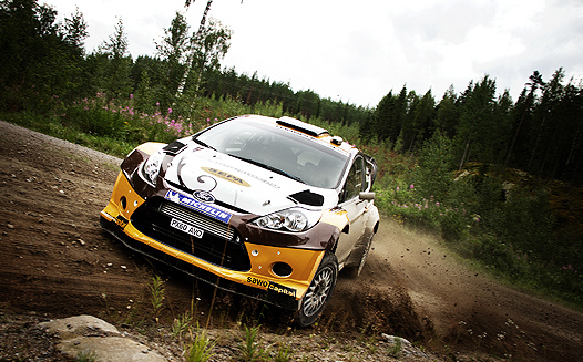 KETOMAA TYYTYVÄINEN FORDIN WRC-AUTOON TESTIEN JÄLKEEN / Kuva: Jesse Haaja